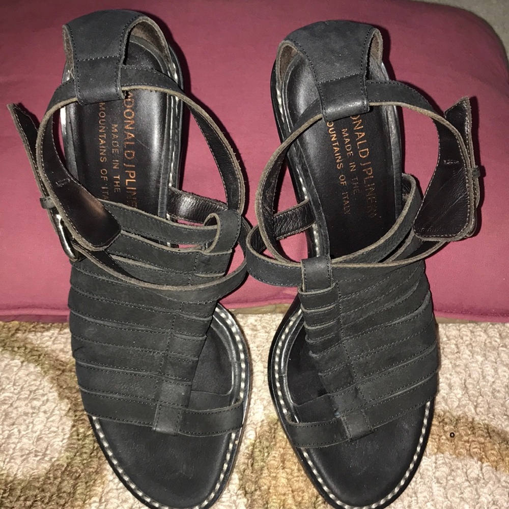 Shoes - Picture 3 of 8